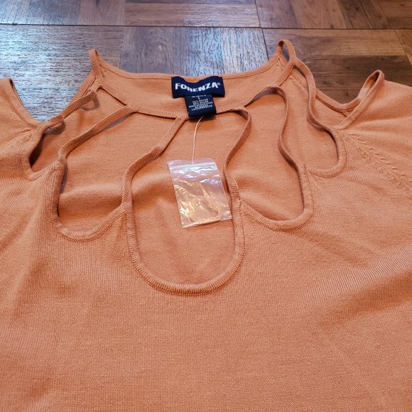 Forenza Cut-Out Top - Picture 15 of 15